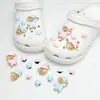 Nuevos dijes de resina para zuecos al por mayor: lindos diseños de dibujos animados, versátiles flores para zapatos de mariposa, flores de burbujas y decoraciones de animales