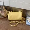 Bolso Pequeño de Piel Suave de Gama Alta para Mujer 2026 Nuevo Casual Patrón de Lichi Bolso Almohada Primavera Versátil Bolso de Hombro Cruzado