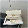 2026 Nova Moda Versátil Simples Tendência Bolsa de Ombro para Mulheres Transfronteiriça Bolsa Transversal Bolsa de Mão Estilo Coreano Pequena Bolsa Quadrada para Mulheres
