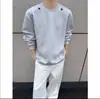 Sudadera con Decoración de Hombro con Remaches Bordados de Nicho para Hombre Primavera y Otoño Diseño de Cuello Redondo Holgada Casual Versátil Manga Larga