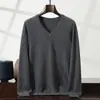 Suéter de cachemira para hombre con cuello en V, estilo jersey, tejido de punto liso de 12 puntos, manga larga, top de capa base, nuevo modelo de otoño e invierno