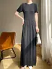 Vestido Longo Casual de Manga Curta com Gola Redonda Lisa, Cintura Apertada Emagrecedor, Malha Ice Silk Quzhu para Mulheres