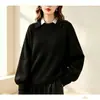 Suéter preto de tricô patchwork estiloso novo para outono/inverno, com cores contrastantes, apresentando um design falso de duas peças e gola de camisa, top de tricô de manga longa