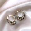 Brincos de zircão de diamante cinza claro de luxo para mulheres Novos brincos simples brincos exclusivos de nicho design brincos de temperamento de alta qualidade