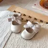 2026 Sapatos de Princesa para Bebê Sapatos para Crianças Pequenas Estilo Primavera e Outono Solado Macio Sapatos para Caminhar Laço de Cetim Meninas Fecho Mágico Sapatos Individuais