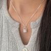 Collar de Candado Pequeño de Plata Esterlina S925 Suiheng Diamante Flash para Mujer Corea del Sur Nueva Llegada Lujo Ligero Versátil Diseño Simple Nicho Cadena Clavicular