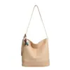 Bolsa de Mão Tecida Retro Fashionável 2026, Bolsa de Ombro Transversal tipo Balde Simples de Nicho de Alto Valor e Grande Capacidade