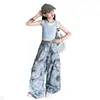 Conjunto de Chaleco Tie-Dye Falso de Dos Piezas y Pantalones Deportivos para Niñas, Nuevo Estilo Verano 2026 para Niños Mayores, Top con Bloques de Color y Pantalones de Pierna Ancha
