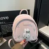 Mochila de Moda de Verano 2026 con Bordado de Conejo Lindo de Dibujos Animados, de Alto Valor, Simple y Versátil