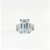Anillo de Esmeralda de Moissanita de 10 Quilates Plata de Ley S925 Lujo Exagerado Anillo de Diamante Europeo Americano Venta al por Mayor Transfronteriza Popular Nuevo Estilo