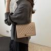 Bolso pequeño popular para mujer de este año 2024 nueva moda blanco bolso cuadrado pequeño primavera y verano explosión cadena hombro bandolera
