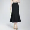 Saia Midi Cauda de Peixe Estrelas Negras Feminina Primavera 2025 Novo Estilo Coreano Cintura Alta Emagrecedora Profissional