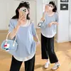 2026 Ropa de Maternidad de Calidad Primavera y Verano Nuevo Talla Grande Manga Corta Patchwork Moda Falsa de Dos Piezas Top para Mamás Modernas