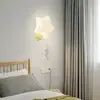 Lâmpada de Parede para Quarto Estilo Lua do Urso Espectro Completo Simples Criativa Fofa Lâmpada de Cabeceira para Quarto de Crianças