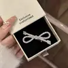 Exquisito y de Gama Alta Pinza para el Cabello de Lazo con Pedrería Modelo 2025 Pinza para Flequillo Lateral Pinza de Pato para Niña de Invierno