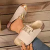 Chinelos Grossos Estilo Birkenstock de Tamanho Grande para Uso Externo, Nova Moda Coreana Verão 2025, Salto Alto Plano com Fivela Dupla