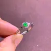 Anel feminino de jadeíta natural A com incrustação de cabochão verde quadrado pequeno, estilo simples, disponível para transmissão ao vivo