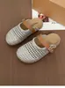 Meias-pantufas Fechadas Estilo Férias para Mulheres, Novo Modelo Verão 2026 com Fivela de Cinto, Sandálias de Palha Respiráveis Estilo Birkenstock para Uso Externo na Praia