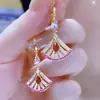 Pendientes de borla con forma de abanico de microincrustaciones de circonita de lujo ligero estilo francés para mujer, únicos y elegantes, pendientes vintage y sofisticados al por mayor