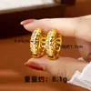 Brincos de Zircônia com Design Simples e Superfície Larga para Mulheres Brincos de Ouro com Areia Vietnamita Estilo de Luxo Leve Tendência Joias Transfronteiriças Duradouras