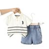 Conjunto de Dos Piezas de Camisa Polo Elegante con Cuello para Niño Pequeño, Manga Corta, Nuevo Estilo Verano 2025, Estilo Niño, Pantalones Cortos de Mezclilla
