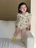 Macacão Floral para Bebê Roupas de Bebê Verão Fino Estilo Coreano Roupas Infantis Meninas Macacão com Fecho na Entreperna Fabricante Atacado Personalização
