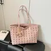 Bolsa de ombro tipo balde de grande capacidade transfronteiriça, nova bolsa tote de moda vintage para mulheres, bolsa cesta versátil para o dia a dia, macia