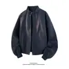 Jaqueta vermelha estilo americano para homens, coleção de outono, silhueta curta, gola alta, jaqueta bomber de corte solto, cleanfit, marca moderna, peça de sobreposição estilosa e descolada