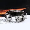 Guerrero de Acero Joyería europea y americana al por mayor anillo personalizado retro puño boxeo titanio acero anillo de acero inoxidable para hombre