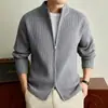 Cardigã com Gola Cruzada Tricô Masculino 2026 Outono/Inverno Novo Casual Manga Longa Suéter Espesso Quente Roupa Externa Masculina