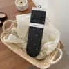 Calcetines Florales para Mujer Principios de Otoño Calcetines sin Costuras de Media Pantorrilla Ins de Moda Calcetines Blancos de Encaje Holgados con Zapatillas de Entrenamiento Alemanas Calcetines Largos Otoño