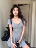 Vestido gris de manga corta con cuello en U para mujer, ropa de verano, falda corta de cintura corta, falda de corte A reductora de estilo académico.