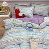Lindo Juego de Cama de Cuatro Piezas de Gasa de Doble Capa de Algodón Acolchado para Hogar y Dormitorio, Adecuado para Todas las Estaciones