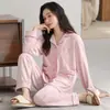 Pijama de Terciopelo para Mujer Islandia, de Manga Larga y Pantalón Largo, Engrosado para Calidez, Cómodo, con Cuello Solapa, Dulce y Lindo, Adecuado para Usar Afuera o como Ropa de Casa
