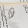 Anillos de Pareja Nomeolvides un Par de Anillos de Gama Alta Simples Versátiles para Hombres y Mujeres Diseño de Nicho Regalo de Aniversario Mejor Amigo