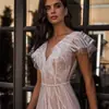 Vestido de Noche Blanco para Escenario 2027 Nuevo Modelo Venta Rápida Amazon Vestido Largo Hoja de Sauce Cuello en V Vestido de Princesa con Crinolina