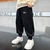 Roupas de Outono para Meninos m Calça de Moletom com Letra 2026 Primavera e Outono Novo Estilo Coreano Calças Esportivas Estilosas para Crianças Pequenas Calças Longas