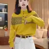 Suéter Jacquard Fair Isle Retrô para Mulheres Outono/Inverno 2025 Gola Alta Meia Botões Malha Grossa Elegante Redutor de Idade Camisa Base