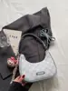Bolso Pequeño Cuadros Forma de Media Luna para Mujer 2026 Nueva Moda Versátil Bolso de Mano para Viajes Cotidianos Bolso de Hombro Bolso de Luna Nueva de Nicho