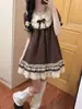 Novo vestido de verão da moda estilo coreano com gola de boneca fofa para crianças mais velhas, vestido princesa doce com retalhos e acabamento em renda