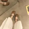 Sandalias Romanas Nuevas de Tacón Bajo Cerradas Estilo Coreano 2026, Versión Coreana, Zapatos de Verano para Mujer Color Beige, Cerradas Planas Específicas para Jóvenes