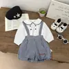 Conjunto de Dos Piezas para Bebé de Primavera y Verano Estilo Universitario: Top de Manga Larga con Cuello de Muñeca y Pantalones Cortos de Tirantes Versátiles a Cuadros para un Año