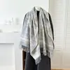 Bufanda de imitación cachemir estilo zoo para mujer, nuevo modelo otoño e invierno, chal de moda transfronterizo europeo y americano, calentador de cuello largo con borlas, venta al por mayor