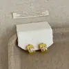 Pendientes Metálicos de Flor con Circonita Cepillado Dorado para Mujer, Retro Lujo Ligero Moda Tendencia Versátiles