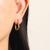 Aretes japoneses y coreanos de diseño nicho ins simples en forma de U con temperamento retro de acero de titanio con temperamento chapados en oro de 18K joyería para la oreja al por mayor