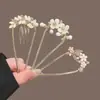 Nuevo pasador de pelo floral de perlas en forma de U estilo chino, pasador de borla de estilo antiguo de alta gama con flores, adecuado para combinar con cheongsam