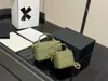 Bolsa feminina matelassê com corrente, nova bolsa caixa, bolsa de ombro moderna e versátil, bolsa transversal de matelassê casual de nicho para batom