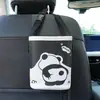El organizador de respaldo de asiento de coche Blue Rain, con un lindo diseño de panda, es una caja de almacenamiento versátil para el coche y un cubo de basura estilo caricatura.