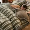 Funda de edredón de terciopelo de leche con forro polar, pieza única, cálida de invierno, doble cara, engrosada, con puntos de forro polar, funda de edredón para cama individual, juego de ropa de cama de cuatro piezas