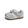 Tênis Esportivo Feminino 2026 Outono Novo Modelo Infantil Respirável de Malha Casual para Bebê Moda Confortável Corrida Tênis Tendência